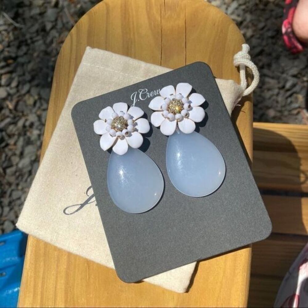 J. CREW NWT Flower Drop Acrylic Earring in White
